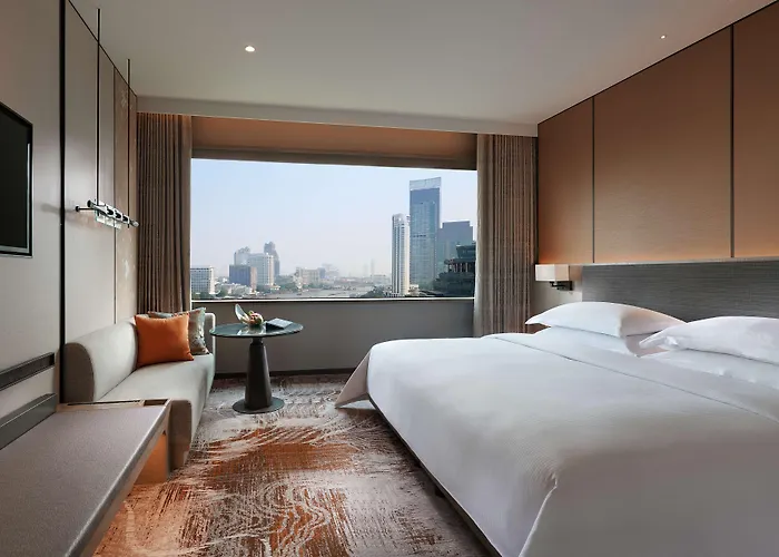 Hotel Millennium Hilton 5*