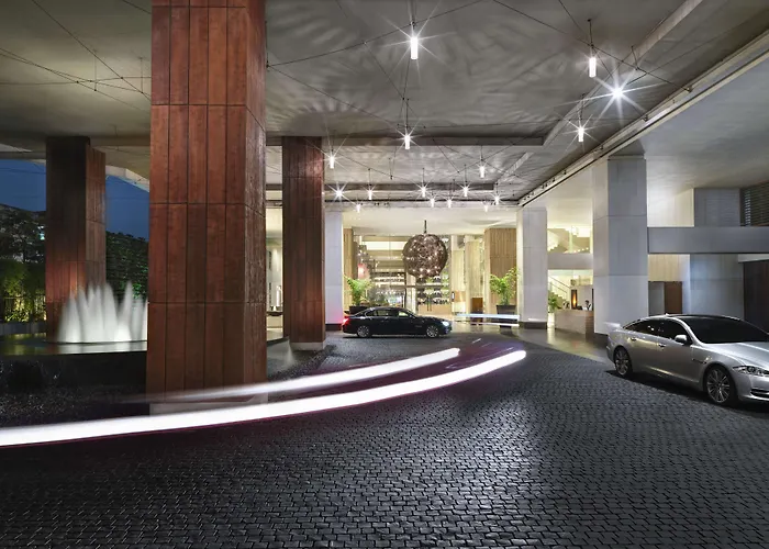 Hotel Millennium Hilton 5*